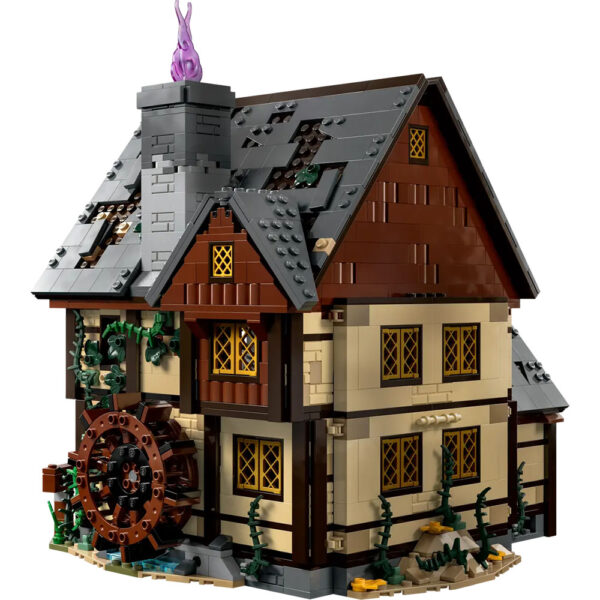 Disney Hocus Pocus: The Sanderson Sisters' Cottage