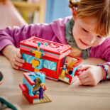 DisneyBuff.com LEGO Disney Snow Whites Jewelry Box Play