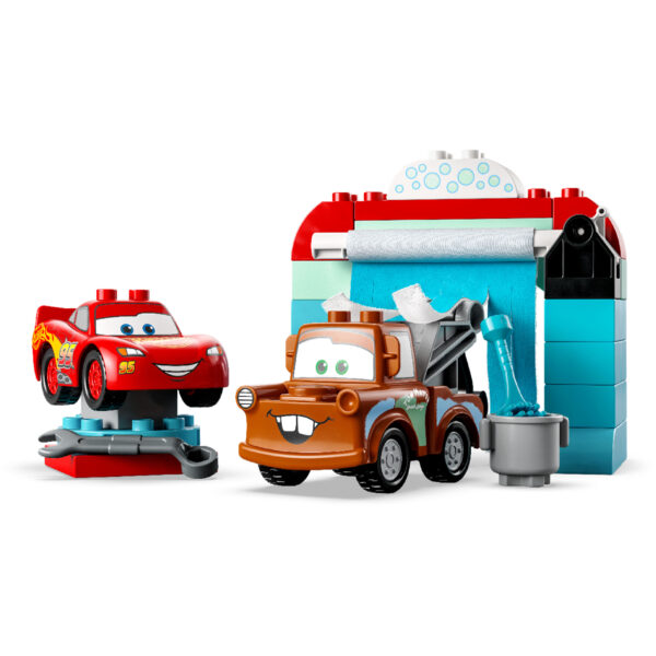 Lightning McQueen & Mater's Car Wash Fun