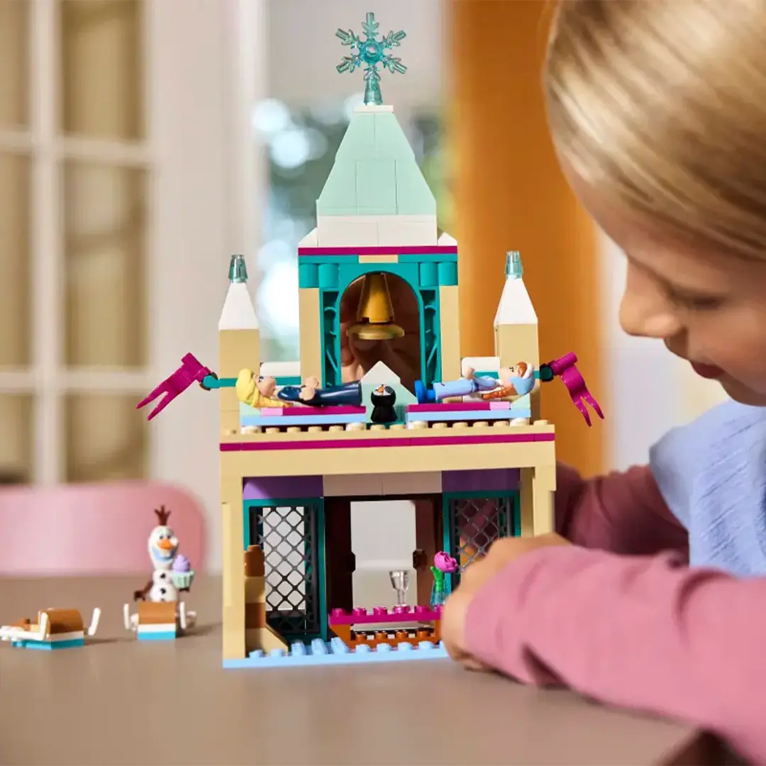 DisneyBuff.com LEGO Disney Arendelle Frozen Castle Back