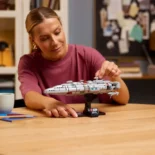 DisneyBuff.com LEGO Star Wars Home One Starcruiser Play