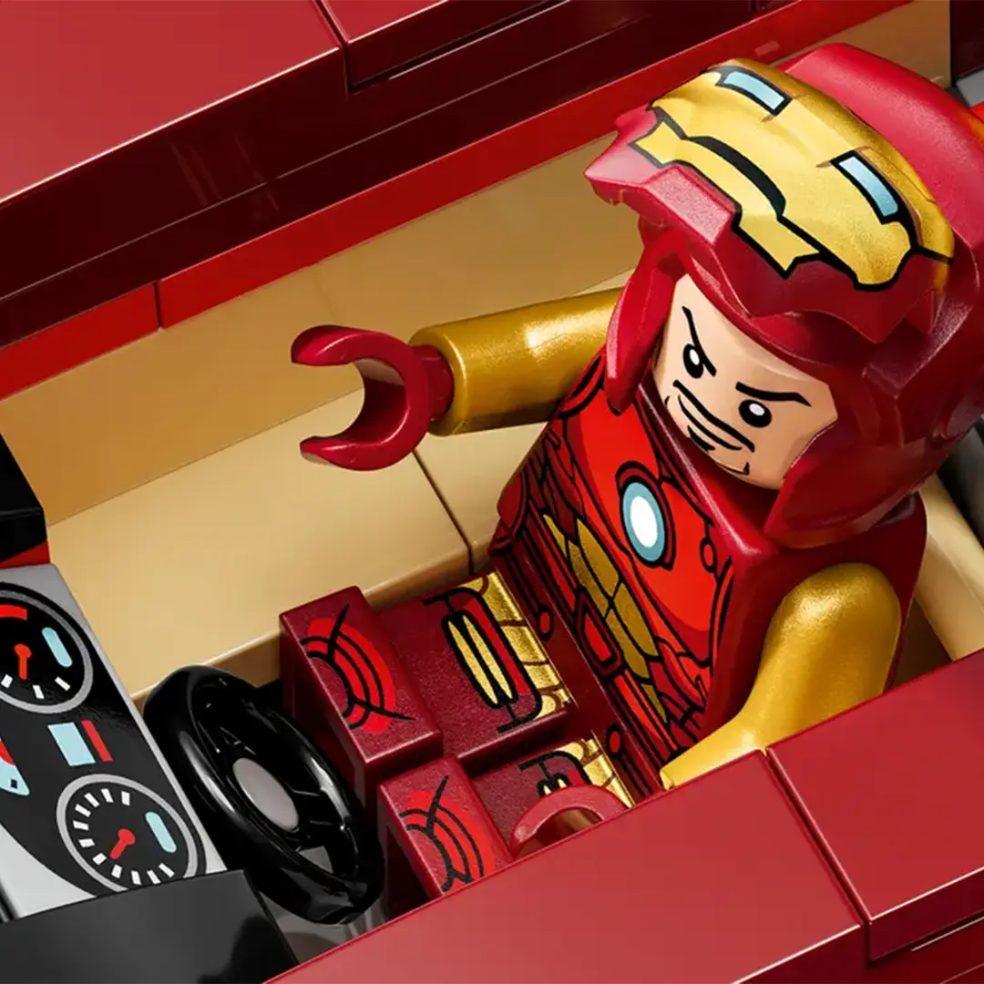 Iron Man Car & Black Panther vs. Red Hulk