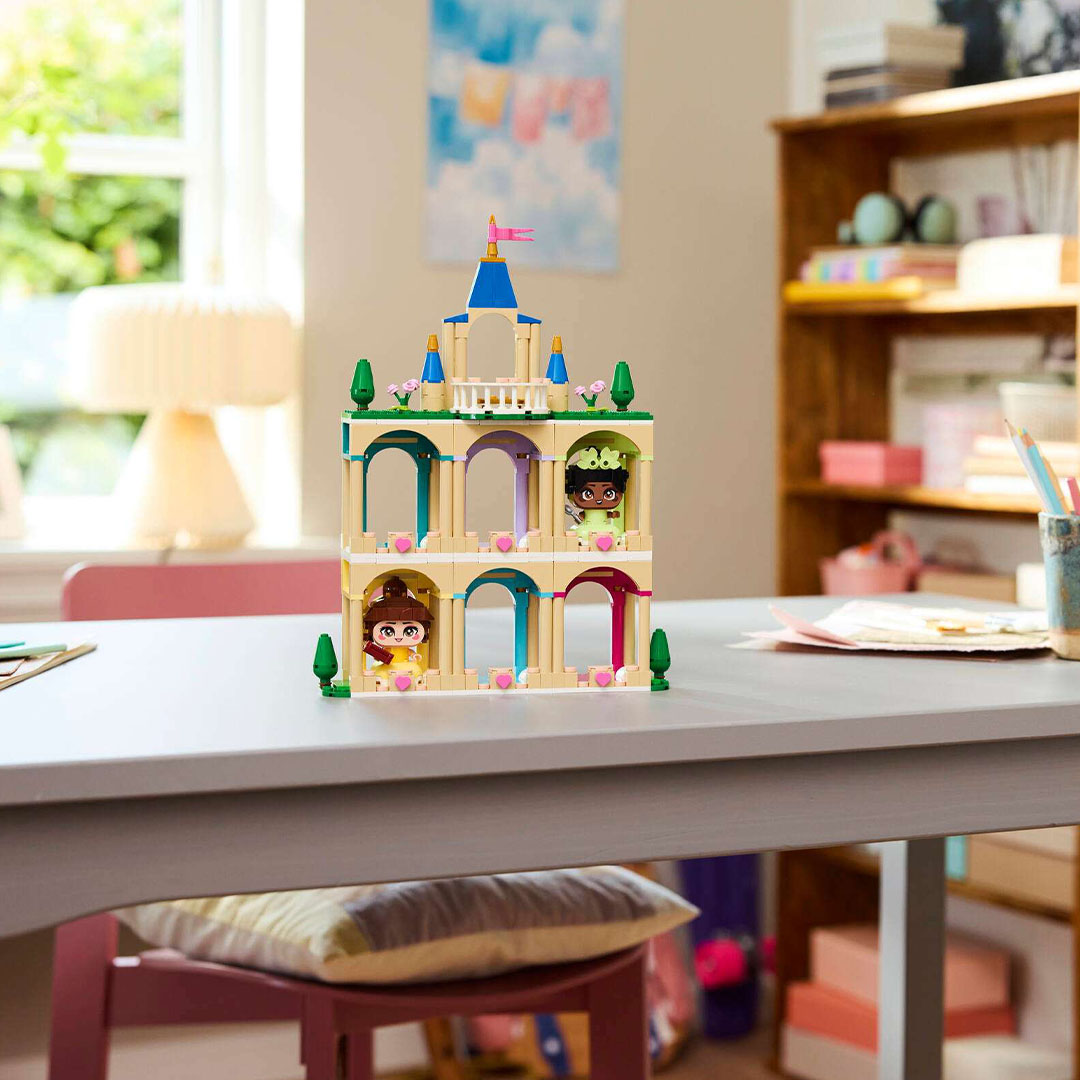 Mini Belle & Tiana with Castle